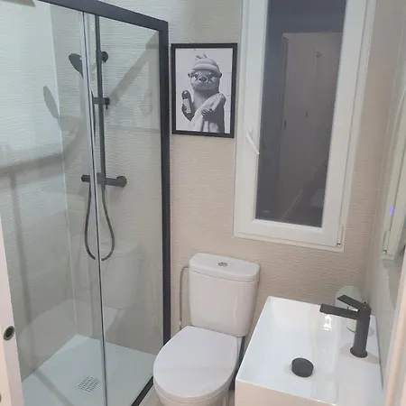 Tourist Aeropuerto Loiu-bizkaia Apartman *